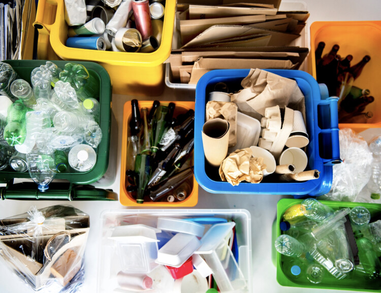 A Diferença entre Reciclar e Reutilizar: Qual o Impacto de Cada Ação?