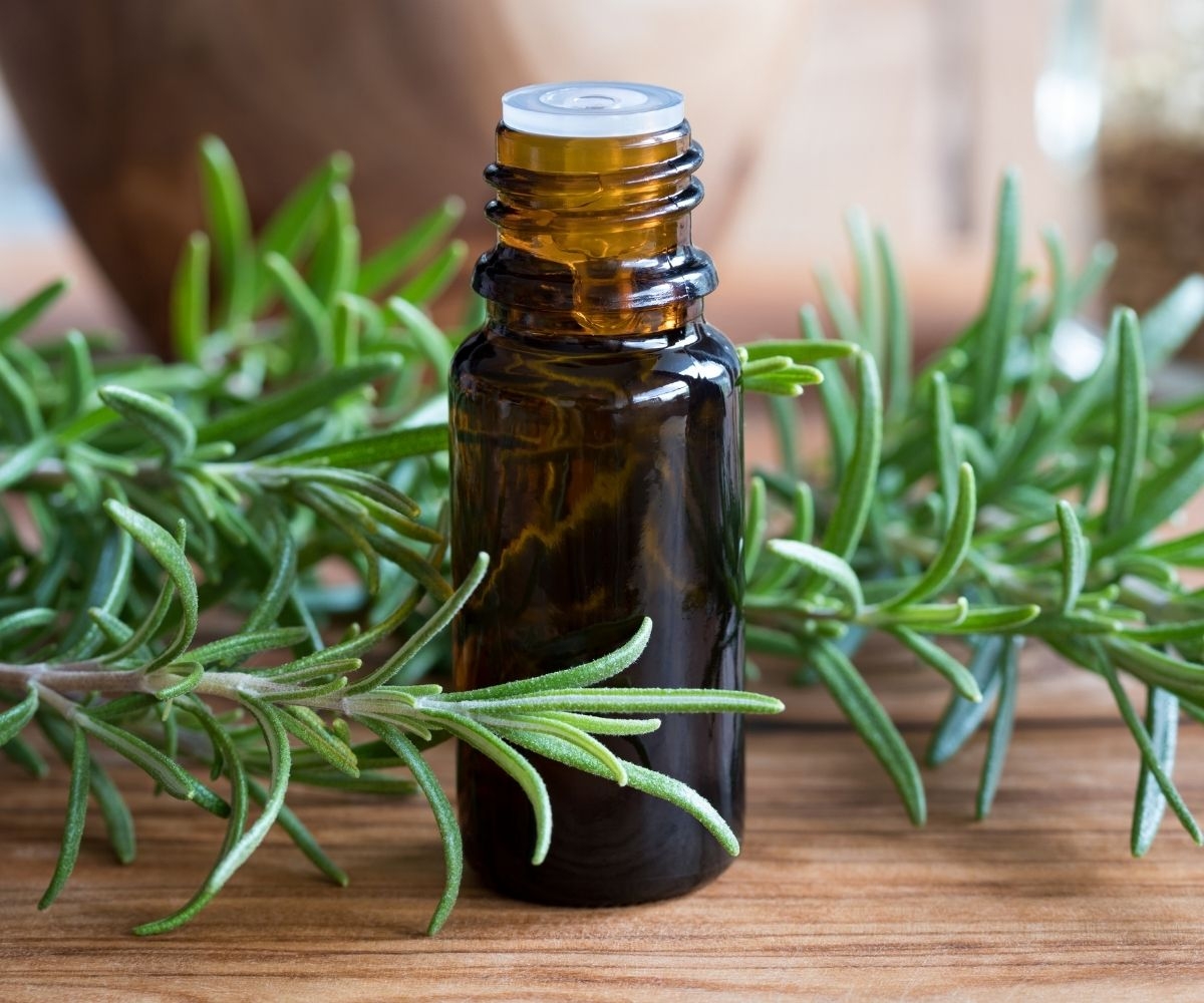 benefícios óleo de alecrim para a pele