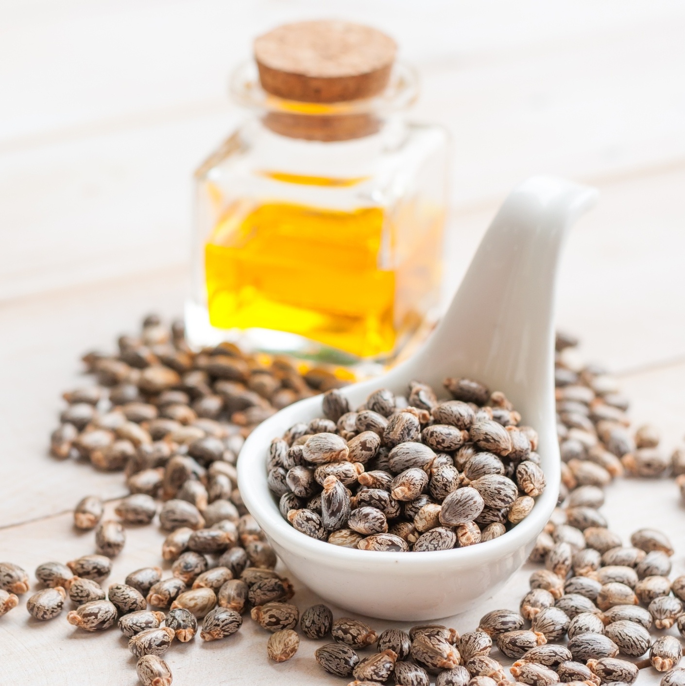 como usar óleo de rícino no rosto