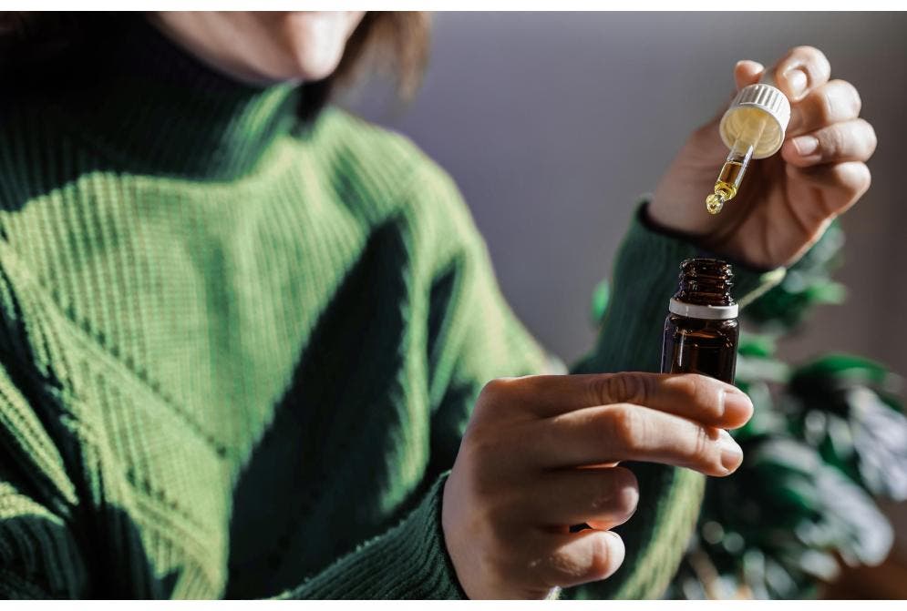 Tratamento Natural da Acne: O Poder do Tea Tree e Outros Óleos