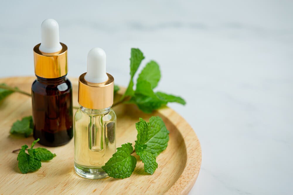 Tratamento Natural da Acne: O Poder do Tea Tree e Outros Óleos