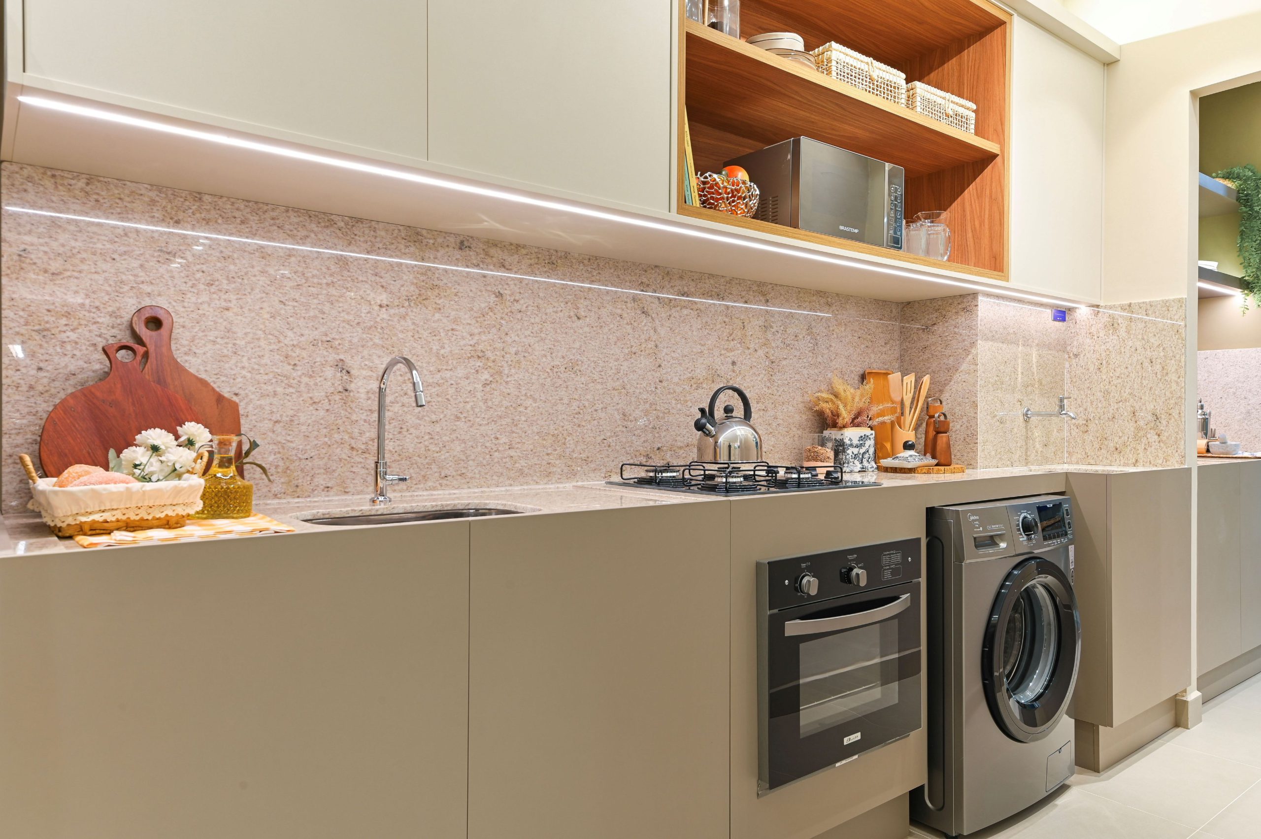 5 ideias de títulos:
1. Transforme sua Cozinha: Dicas Essenciais de Organização com Tramontina
2. Cozinha Funcional: O Guia Definitivo de Armazenamento e Otimização
3. Maximizando Espaço: Como Organizar sua Bancada e Armários de Cozinha
4. A Revolução da Cuba: Acessórios Inteligentes para Preparo e Limpeza
5. Durabilidade e Estilo: Cuidados Essenciais para seus Utensílios de Cozinha Tramontina