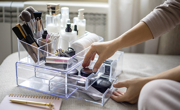 Maquiagem de Viagem: Como Montar um Kit Essencial e Organizado