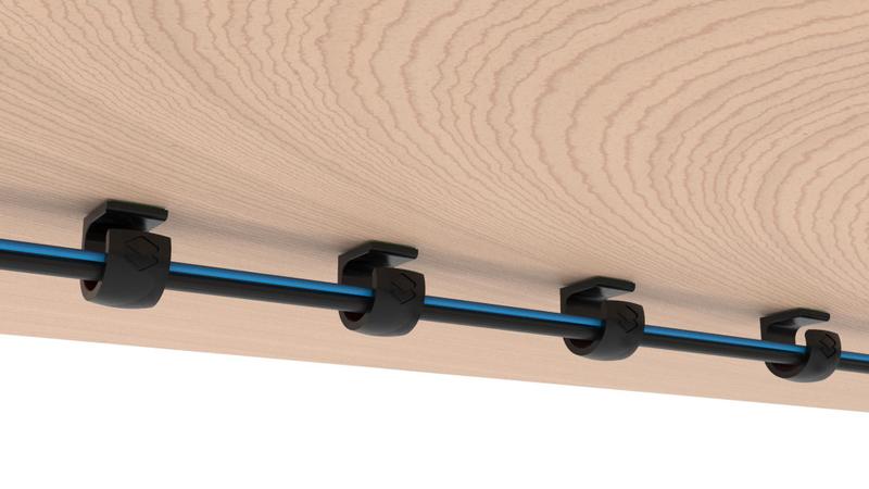 como organizar cabos de mesa gamer