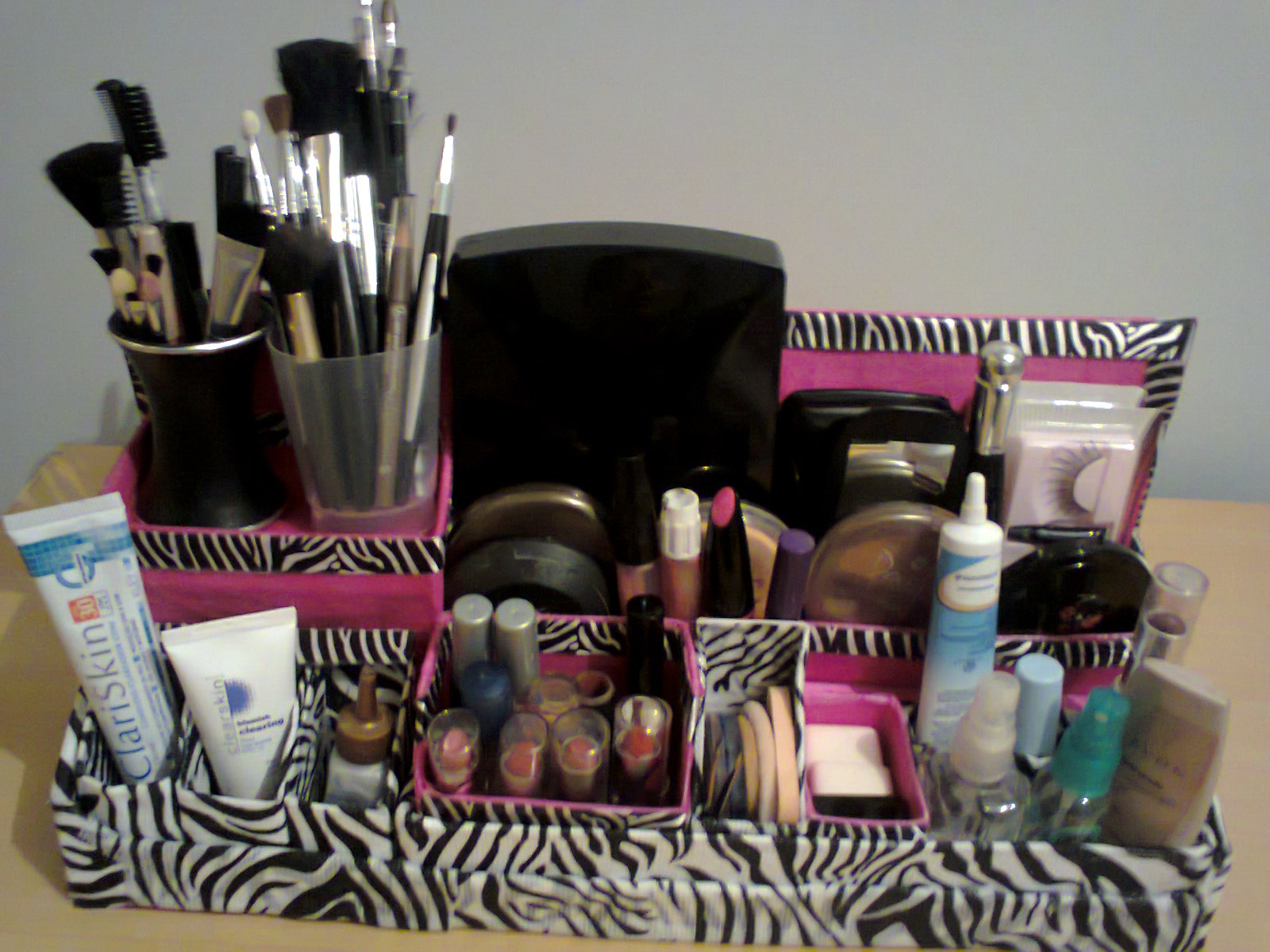 Como Decorar seu Organizador de Maquiagem em MDF