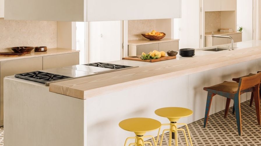 E-mails e Redes Sociais