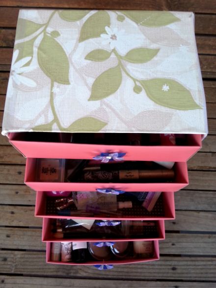 organize com estilo e sustentabilidade organizadores de maquiagem com caixas de papelao recicladas