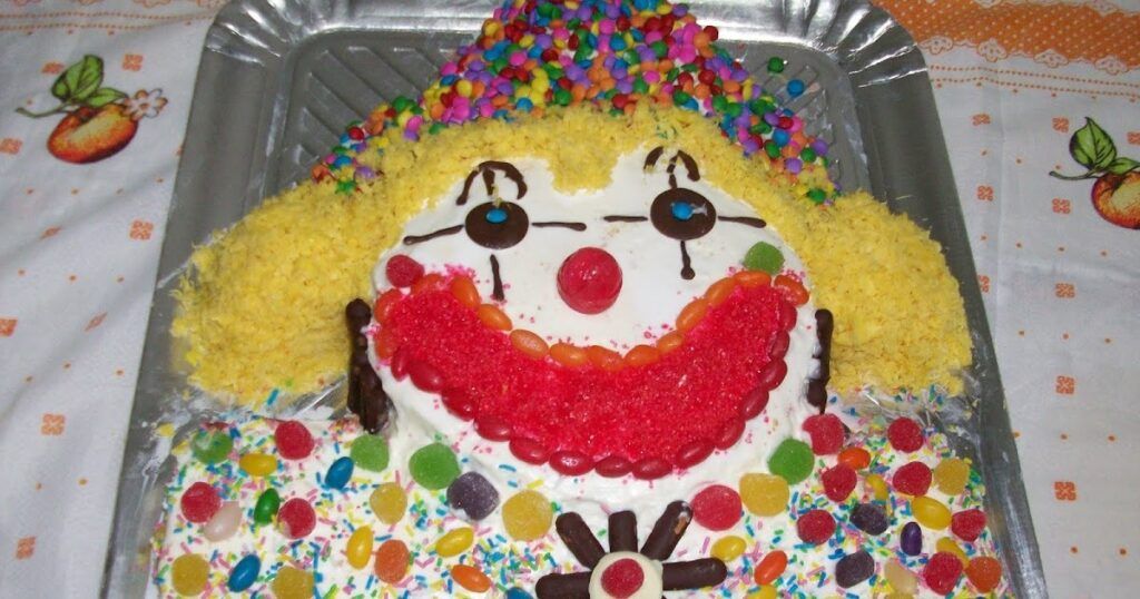 Ideias de temas de bolo infantil para combinar com sabores clássicos