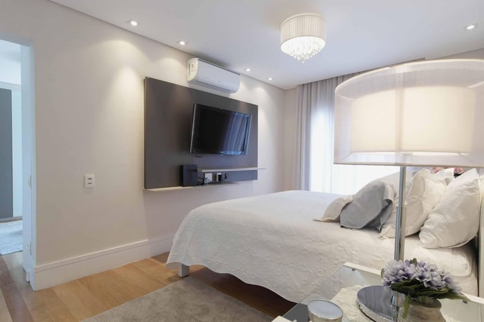 painel de tv ripado com led para quarto