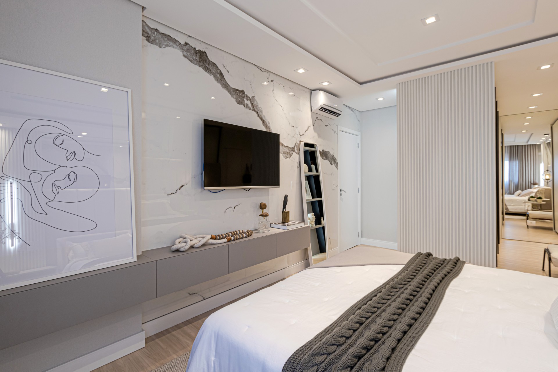 melhor painel de tv para quarto pequeno