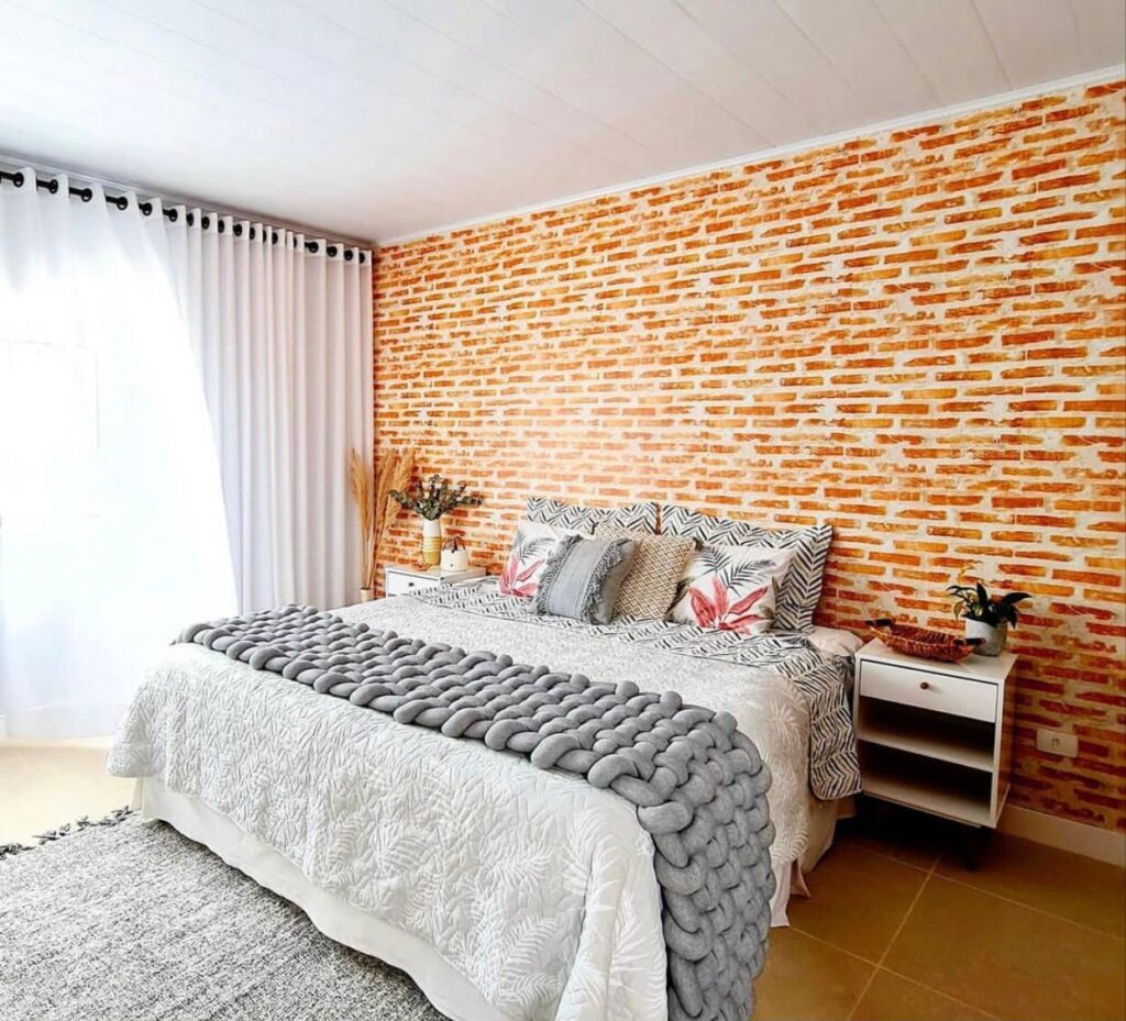 como instalar papel de parede de tijolinho