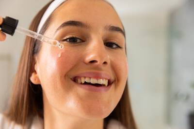 Os Benefícios Surpreendentes do Sérum com Vitamina C para a Sua Pele