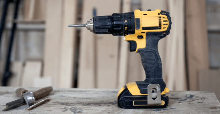 ferramenta a bateria versátil para pequenos reparos em casa