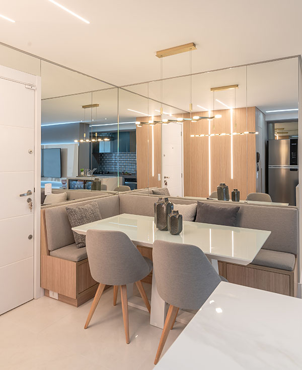 Como Escolher o Tamanho Ideal de Espelho para sua Sala de Jantar