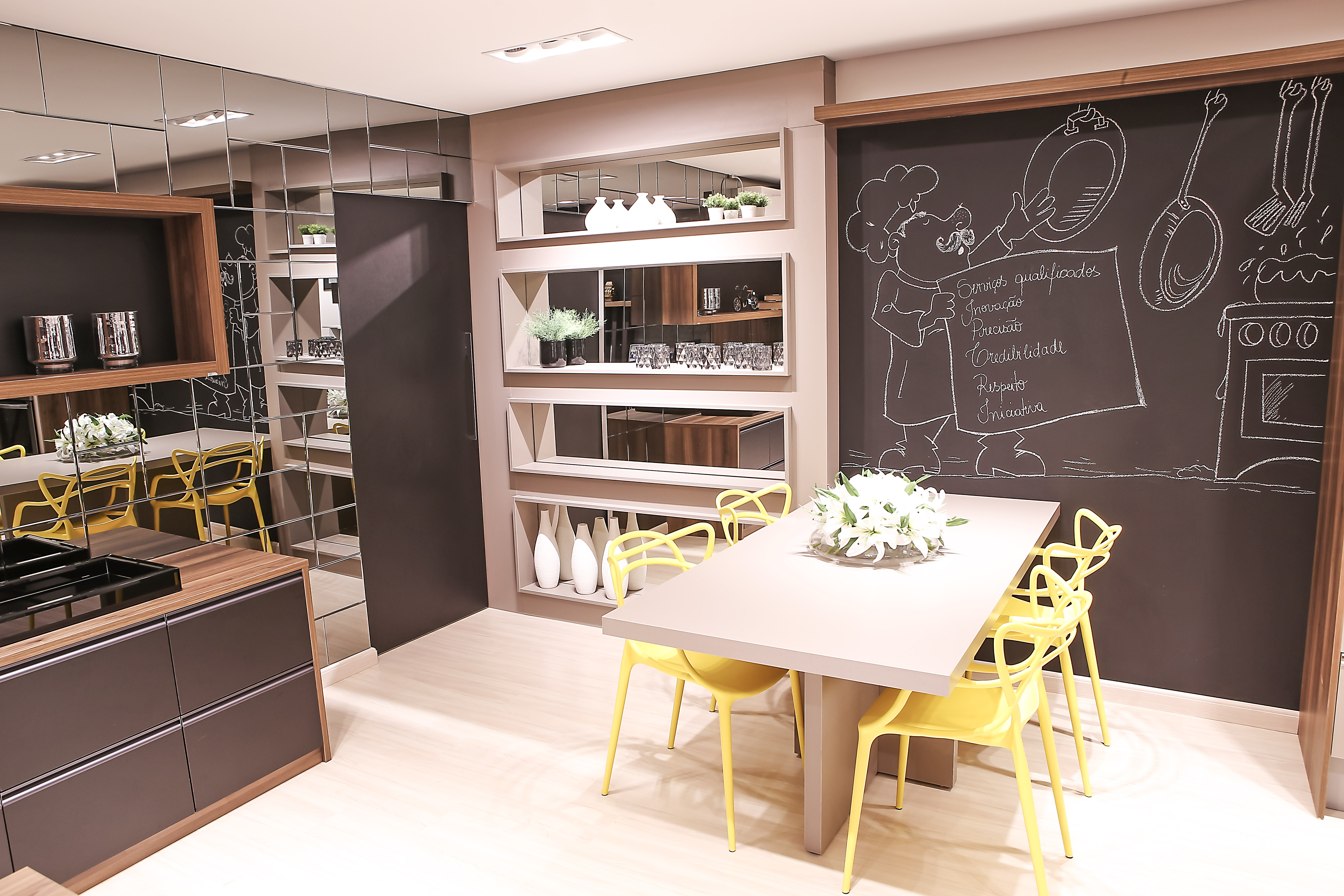 Adesivo de Lousa vs. Tinta Lousa: Qual Escolher?