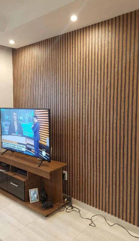 parede ripada na sala