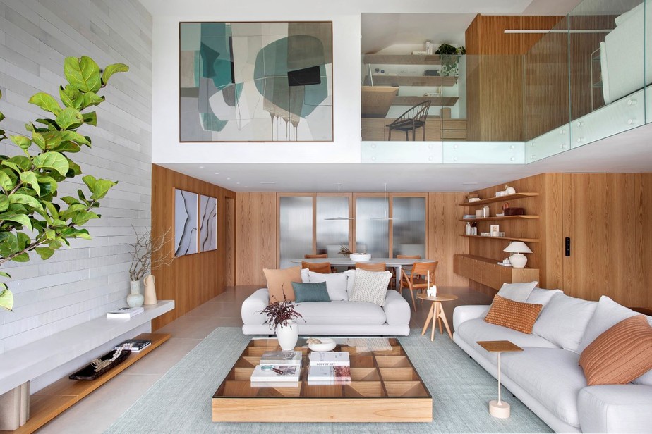 pe direito duplo com mezanino