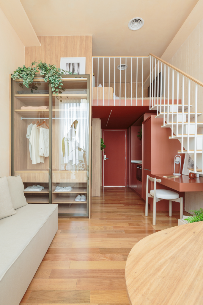 pe direito duplo com mezanino