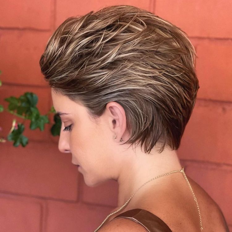 melhores penteados cabelo curto senhora 2024