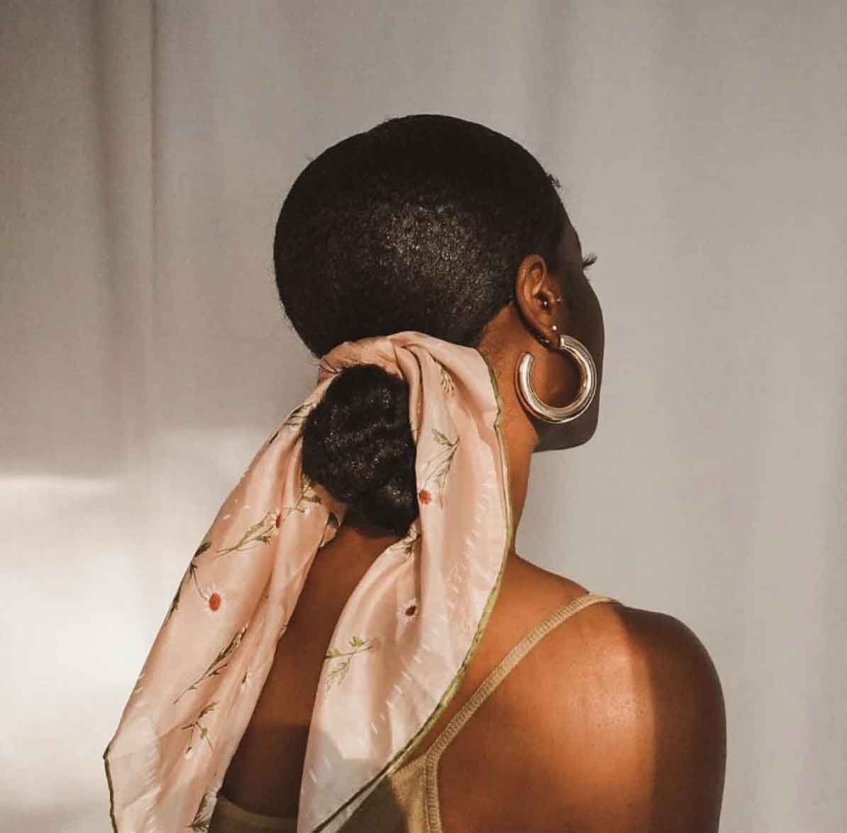 Como Escolher o Acessório Perfeito para seu Penteado Crespo