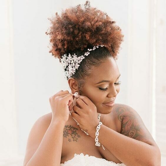 Guia Completo de Hidratação para Cabelo Crespo de Casamento