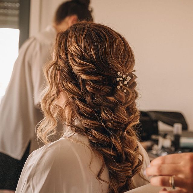 Tendências de Penteados para Madrinhas de Casamento