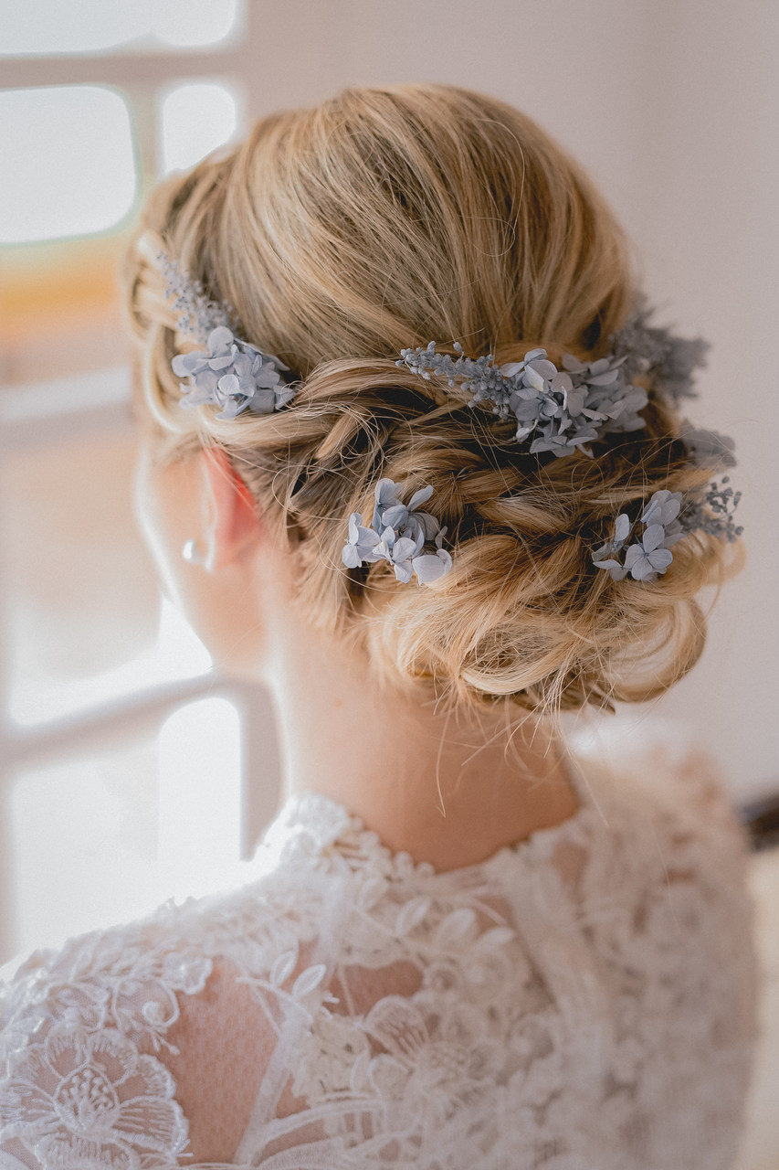 Penteado Semi Preso: Romantismo e Versatilidade para o Grande Dia