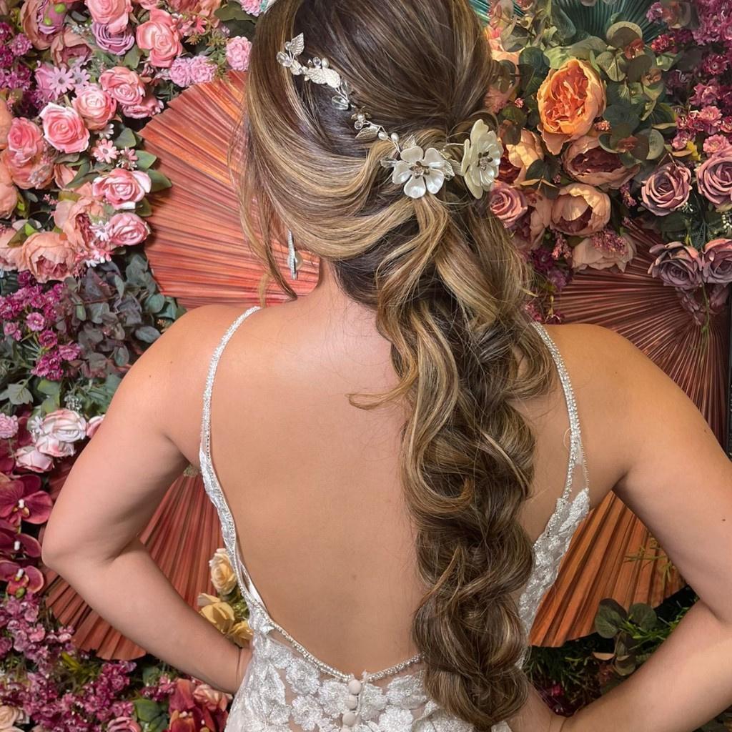 Acessórios de cabelo para noivas: Guia completo