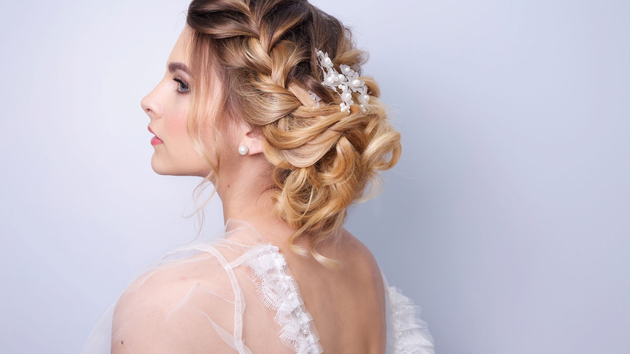 Guia completo de acessórios para cabelo de noiva