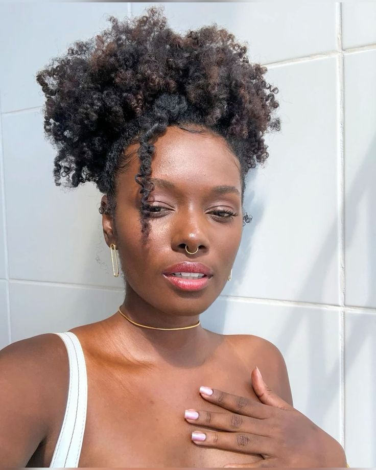 Dicas de finalização para cachos durarem o dia todo