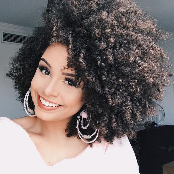 penteados para cabelo crespo curto