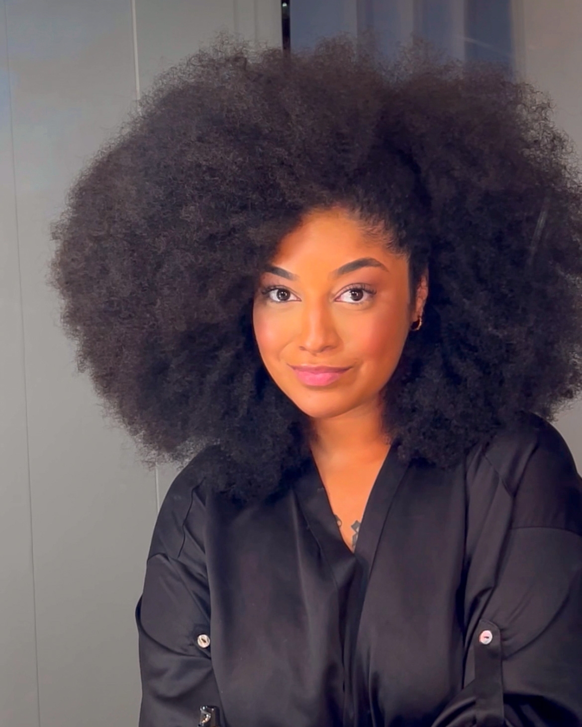 penteado cabelo crespo curto afro puff