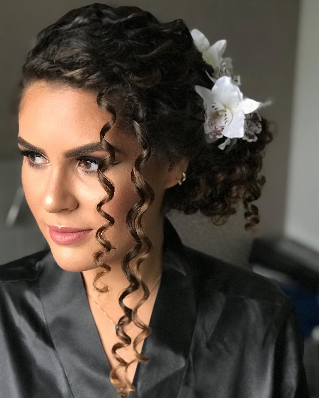 penteados para noiva com cabelo cacheado