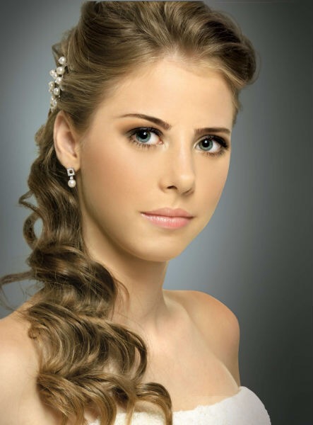 O que usar com vestido de um ombro só: Guia completo