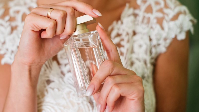 Guia Completo: Como Escolher o Perfume Ideal para Cada Tipo de Casamento