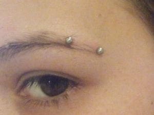 Guia Completo de Cuidados para Piercing Bridge