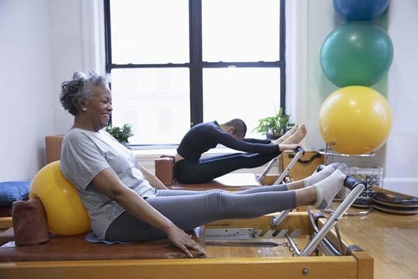 benefícios do pilates para a terceira idade
