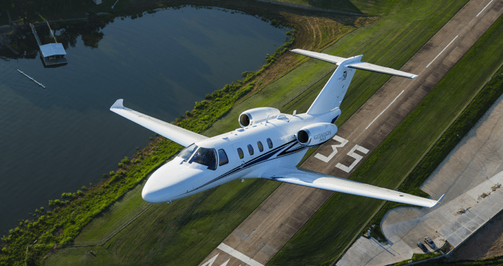 Como a escolha do piso afeta a autonomia do seu jato particular