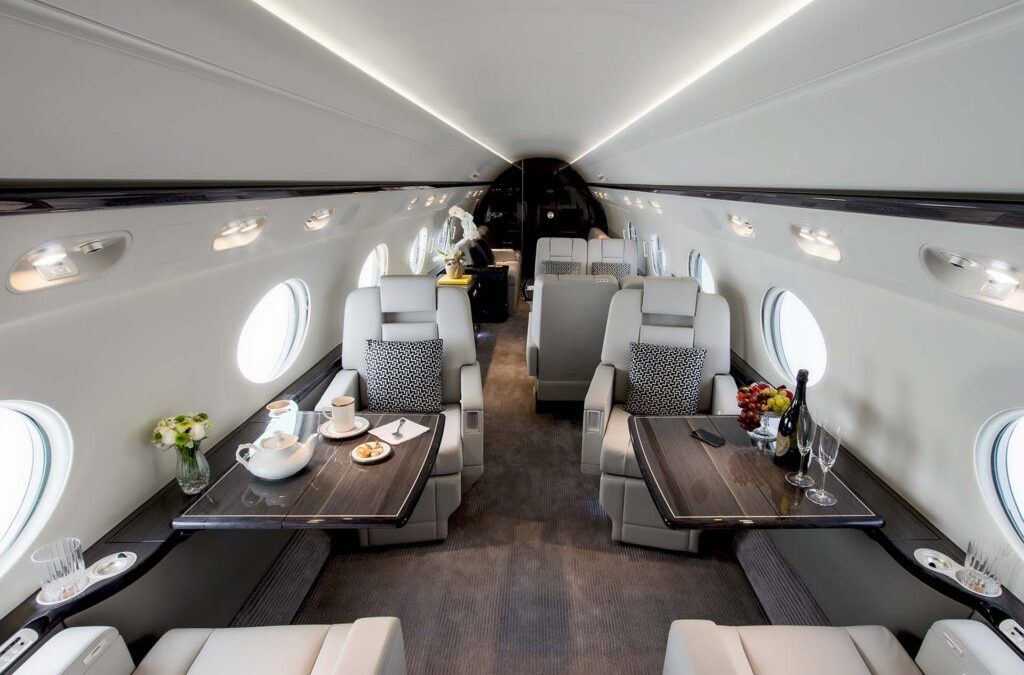 Tecnologias de revestimento leve para aviação: O futuro do design de cabines