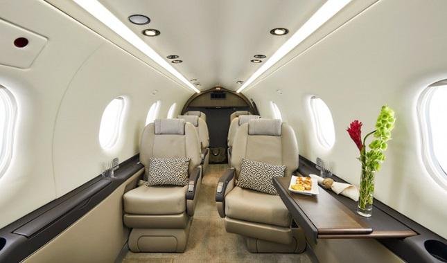 Guia Completo: Materiais de Revestimento para Interiores de Jatos Executivos