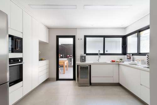 manutenção de piso vinílico em ambientes integrados