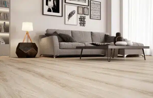 vantagens piso vinílico rústico para áreas de alto tráfego