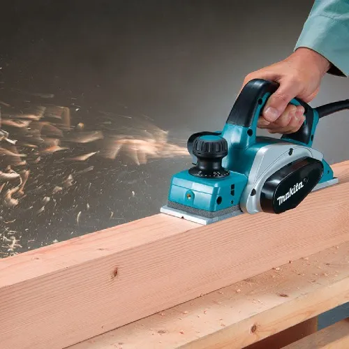 como funciona uma plaina para madeira