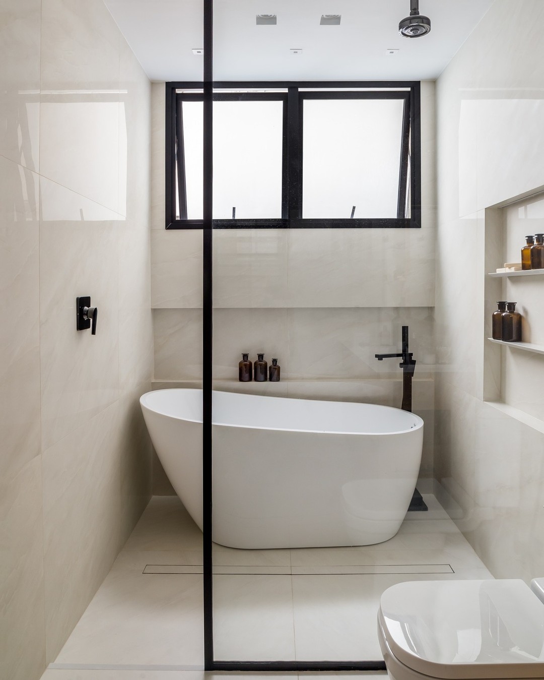 planta baixa para banheiro 2x2 com chuveiro e lavatorio