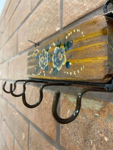 Como Criar um Porta-Chaves Rústico com Materiais Reciclados