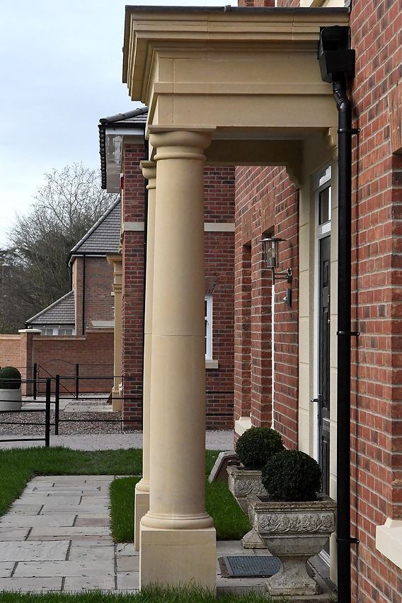 fachada com pórtico em ACM