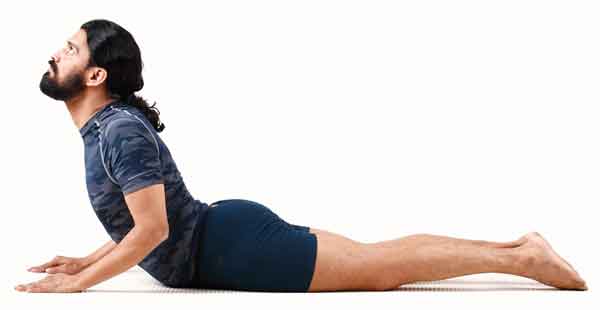 Guia Completo: Como Dominar a Postura da Cobra no Yoga