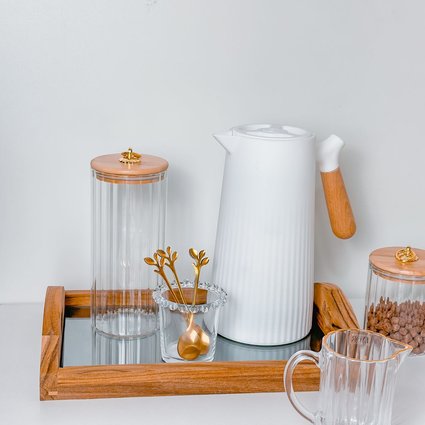 Decoração Sustentável: Usando Potes de Vidro na Sala e Banheiro