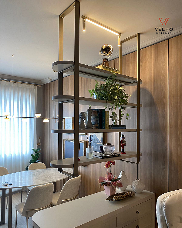 DIY: Crie Sua Prateleira Suspensa de Madeira com Corda em 5 Passos