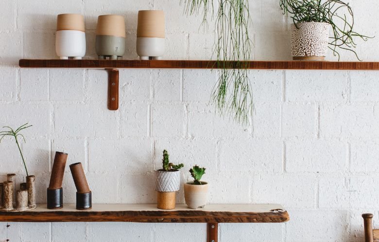 DIY: Crie Sua Prateleira Suspensa de Madeira com Corda em 5 Passos